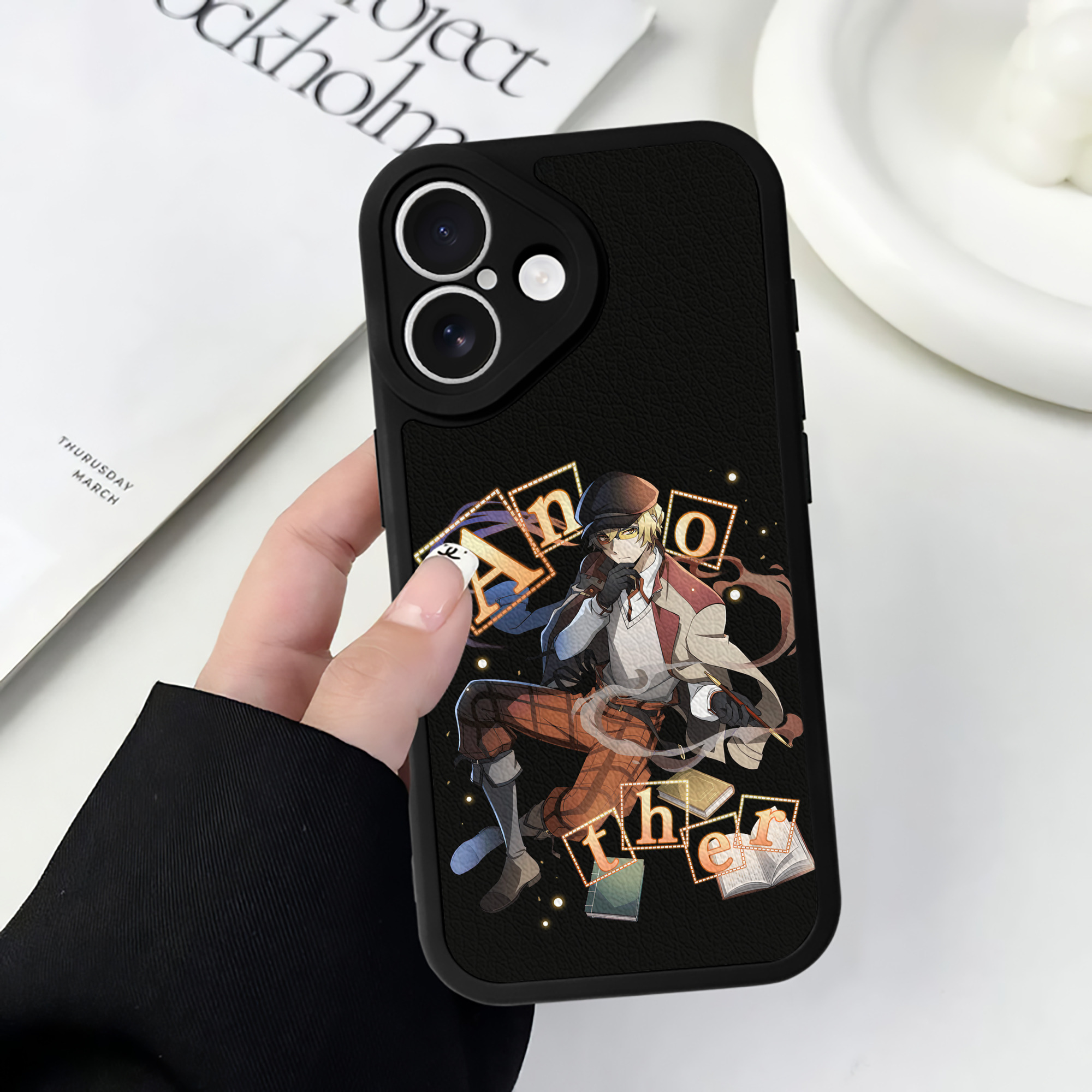 （画像用） 文豪ストレイドッグス Bungo Stray Dogs 【iPhone 16シリーズ対応】シリコンスマホケース（レザー調） 材質：シリコン